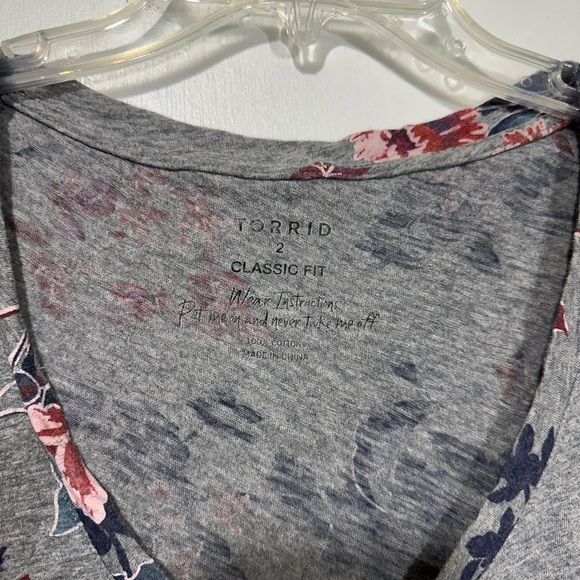 Torrid Floral V-Neck Women's Top - Gray and Pink - Picture 3 of 3